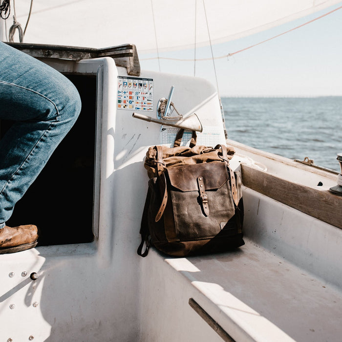 13 Best Leather Traveling Bags On A Budget (Affordable)