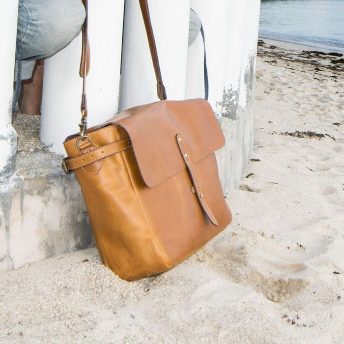 Pattern Free Leather Messeneger